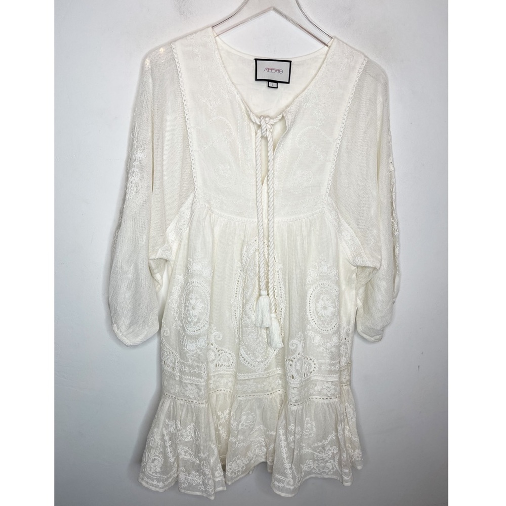 ALEXIS Dress in Beautiful Lace. Size Large